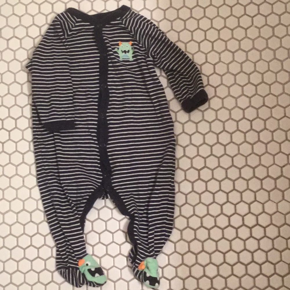 Carters 9 mo pajamas